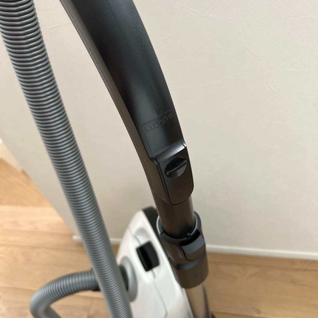 掃除機・クリーナー Miele Compact C1 SCAO 3 W Pure Suction