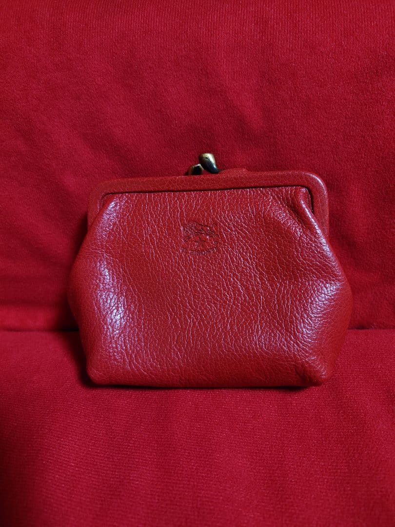 イルビゾンテ　赤いレザーがま口ケース