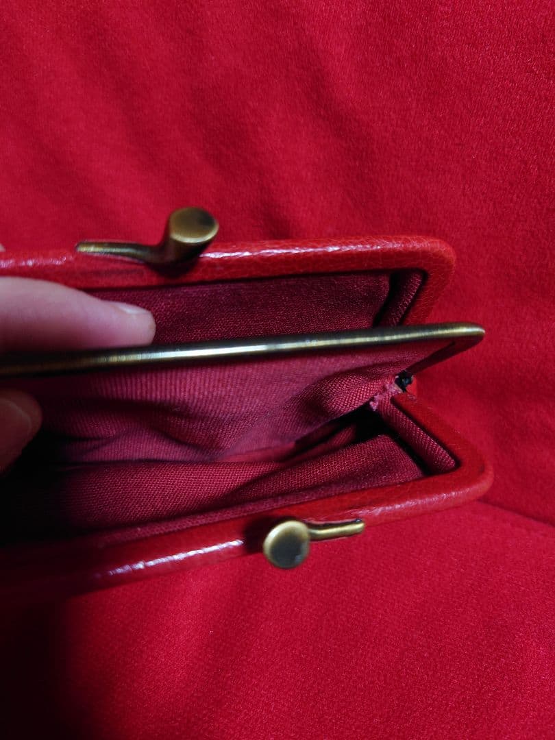 イルビゾンテ　赤いレザーがま口ケース