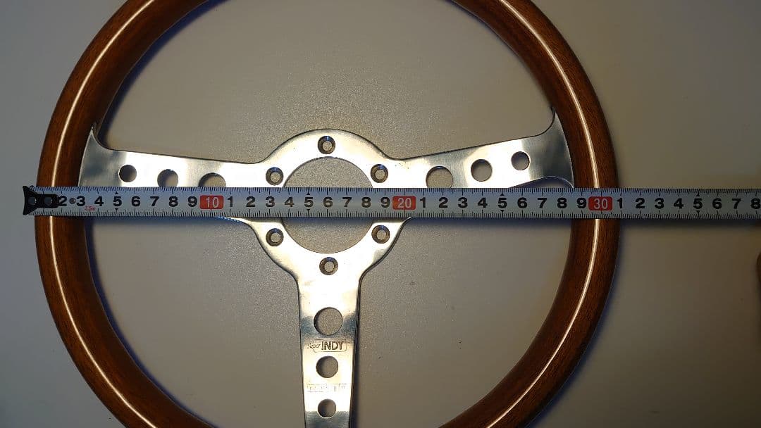 momo SuperINDY ステアリングホイール 31cm