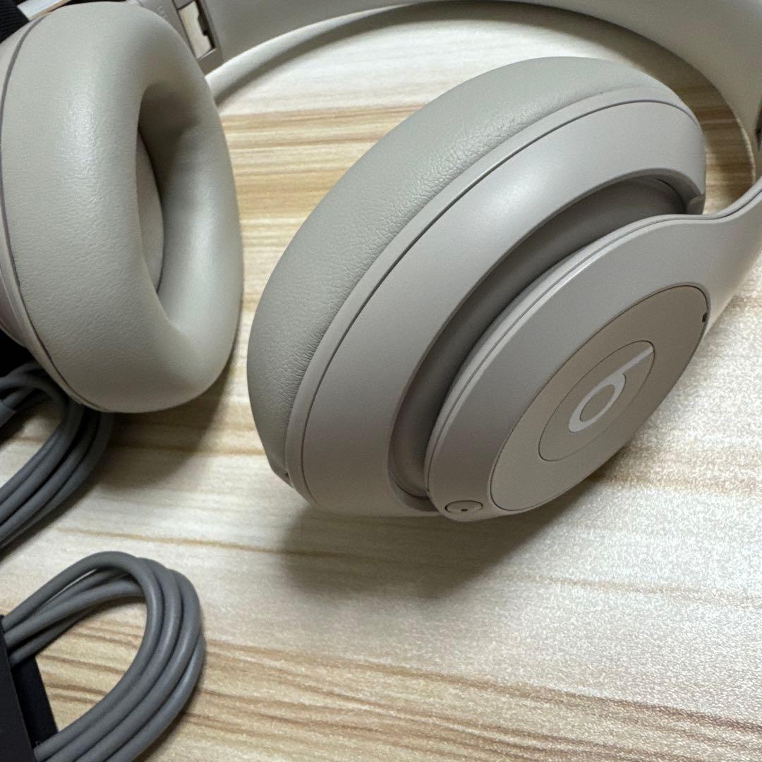 Beats studio pro ほぼ新品　サンドストーン