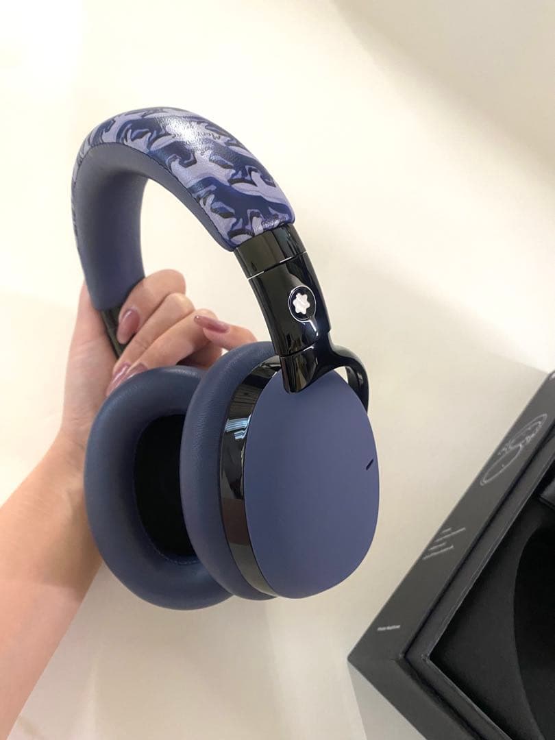 ◎ モンブラン MB 01 ヘッドフォン X MAISON KITSUNÉ