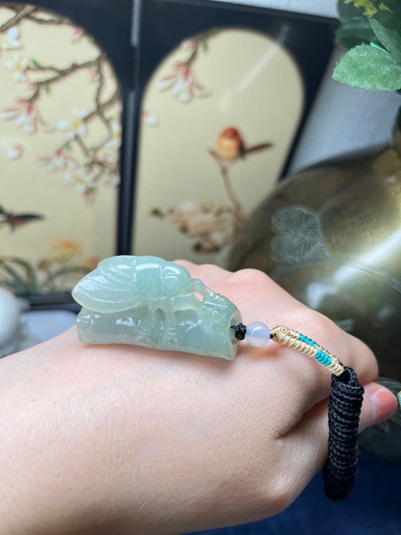 リアル品★天然A貨翡翠　氷種淡い油青翡翠【一鸣惊人】蝉ネックレス　鑑定書付き