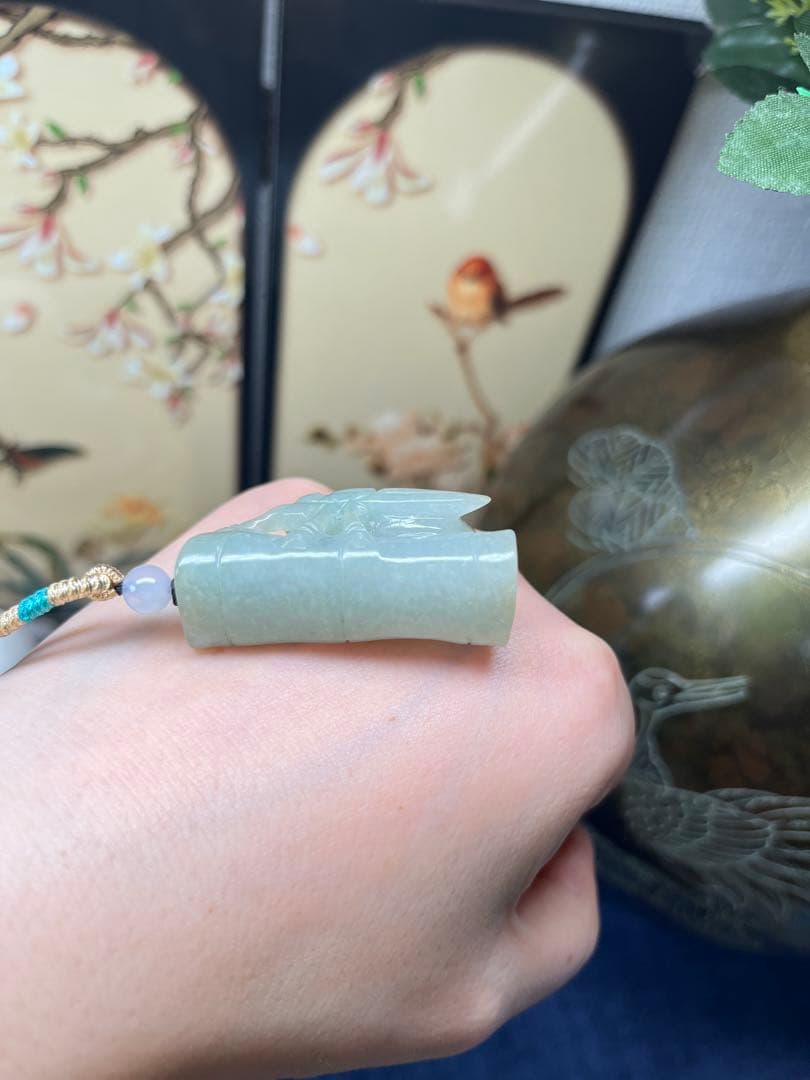 リアル品★天然A貨翡翠　氷種淡い油青翡翠【一鸣惊人】蝉ネックレス　鑑定書付き