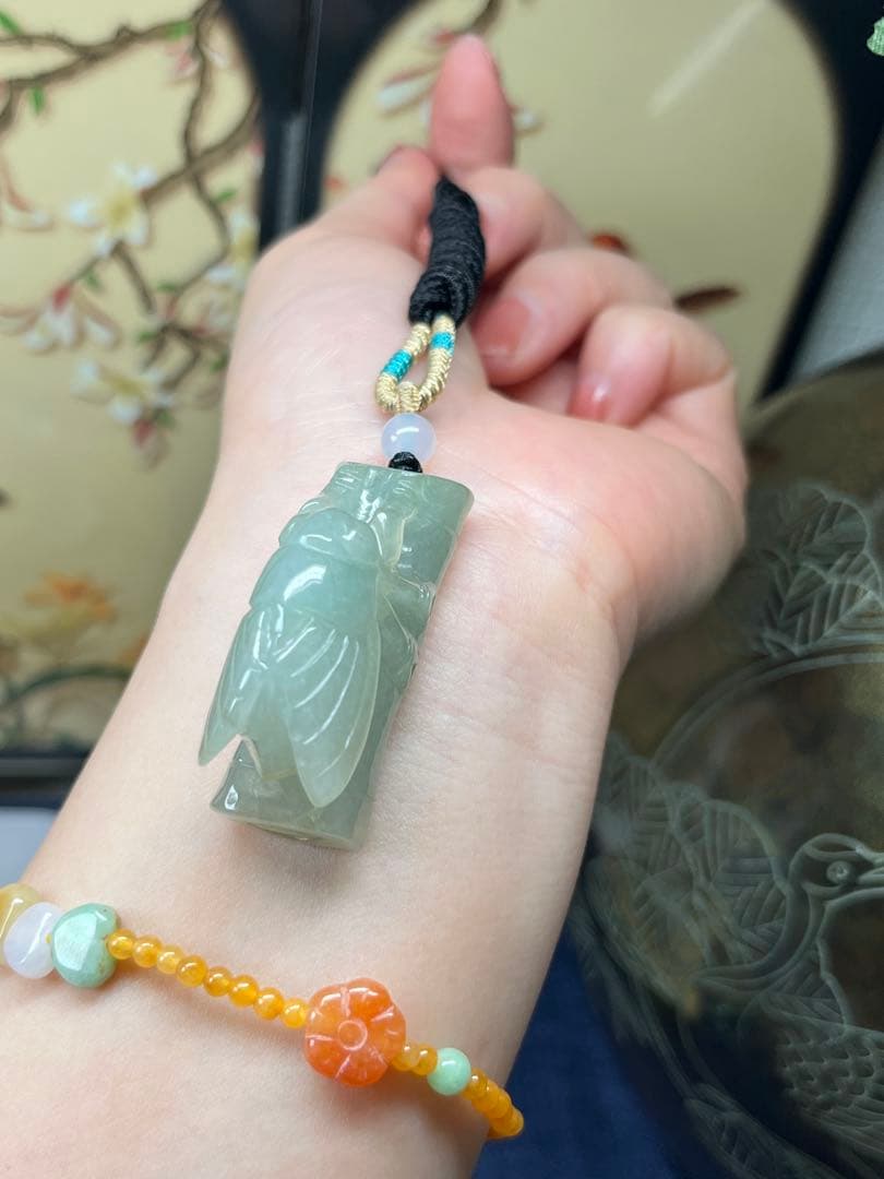 リアル品★天然A貨翡翠　氷種淡い油青翡翠【一鸣惊人】蝉ネックレス　鑑定書付き