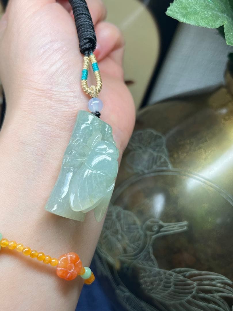 リアル品★天然A貨翡翠　氷種淡い油青翡翠【一鸣惊人】蝉ネックレス　鑑定書付き