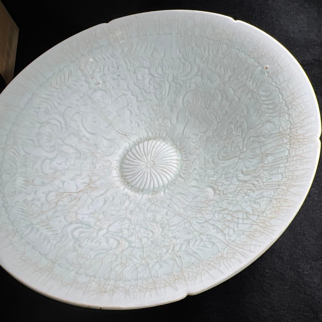 中国宋時代　青影陰刻輪花鉢　木箱付　直径約19.5㎝東Y8-0105☆2Fトヒカ