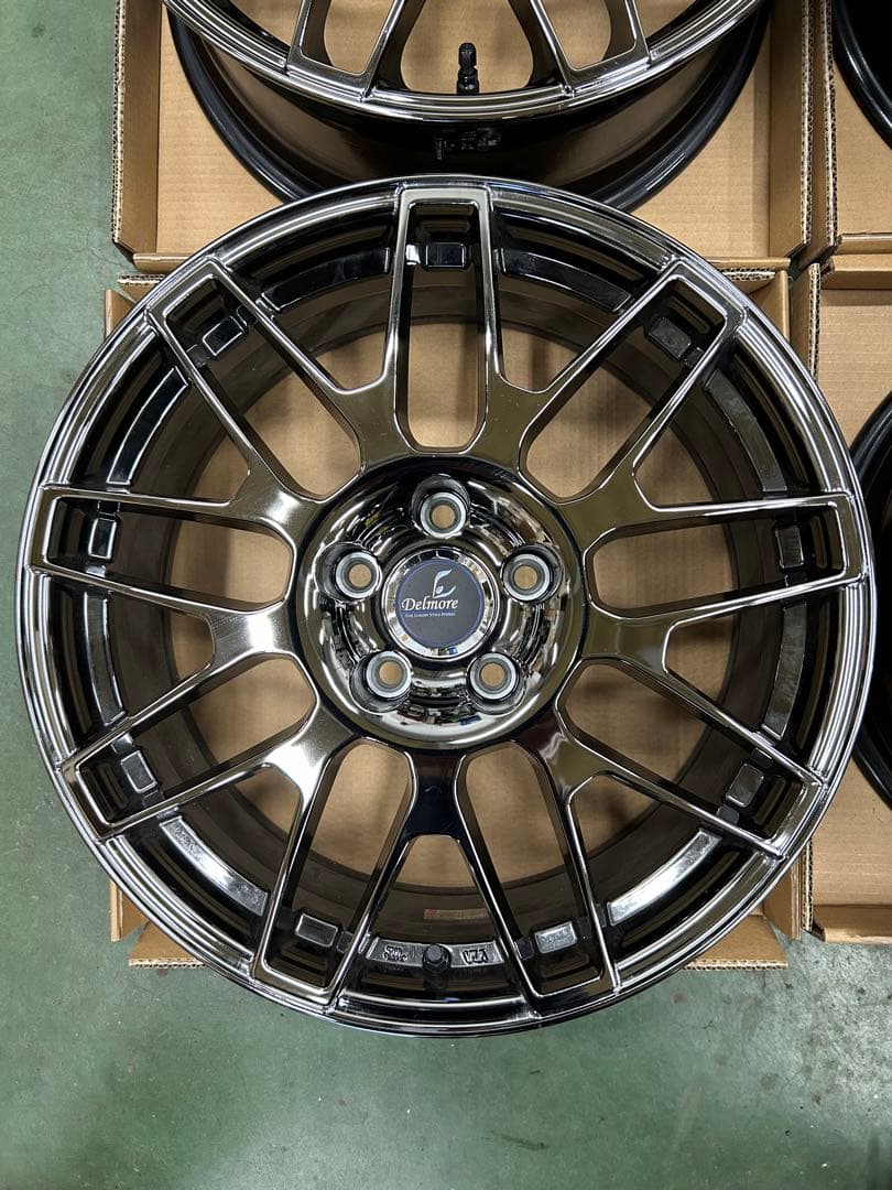 スペース⭐︎ラッキー20NX LC.S 18×7.5j +36 5穴