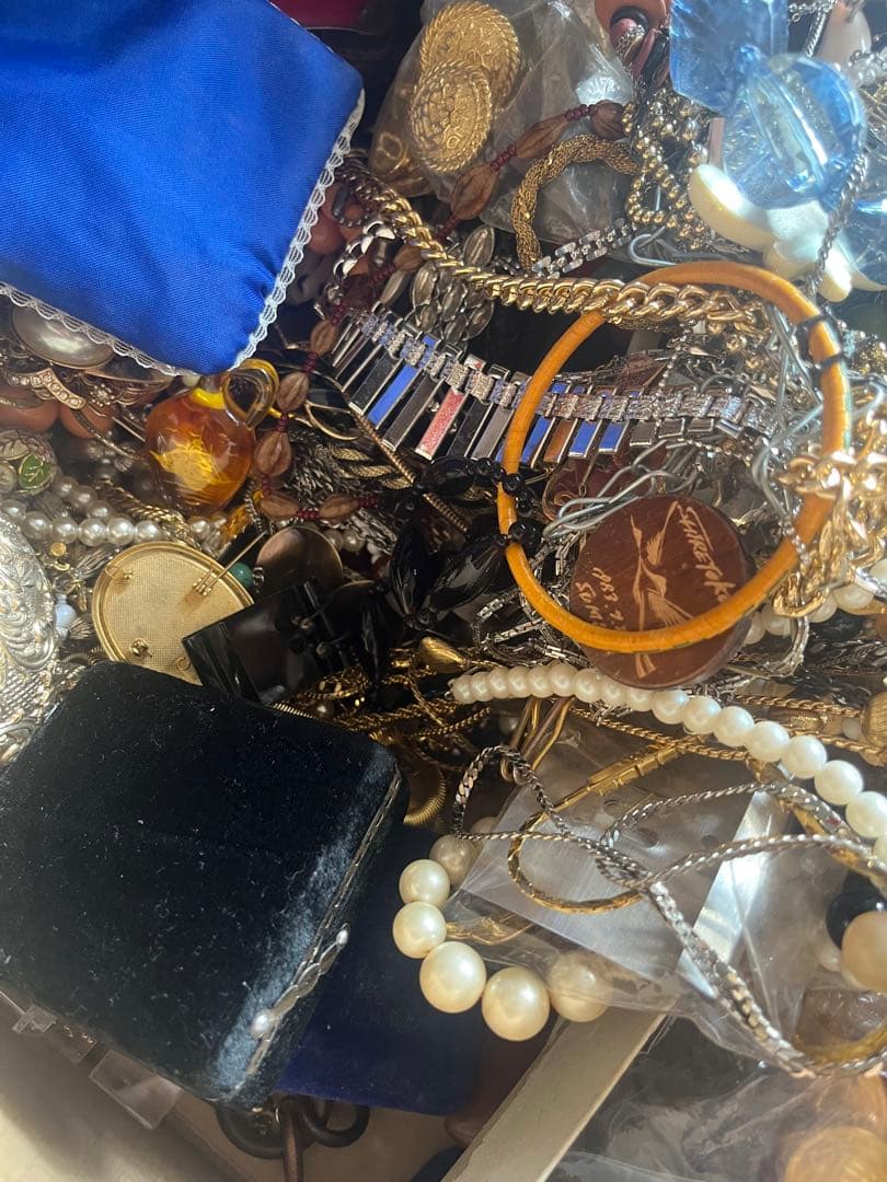 ワ*ン様 ジュエリーセット ジュエリーの詰め合わせセット（8.1kg）箱付き ア