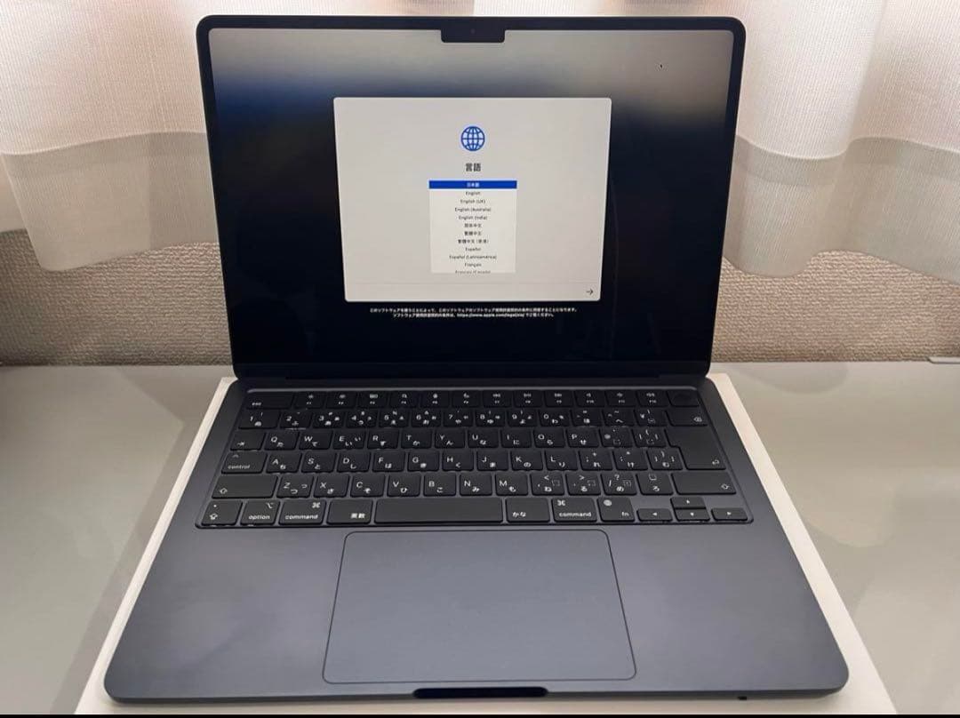 【美品】M2チップ搭載 MacBook AIR 13.6インチ　ミッドナイト