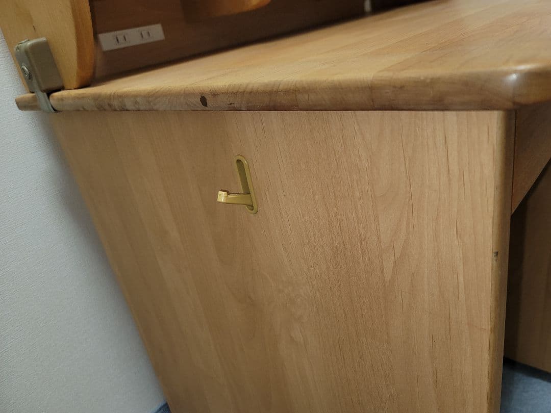 大幅値引き！堀田木工所の 木製学習机と椅子セット早いもん勝ち！