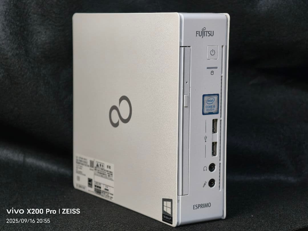 富士通 ESPRIMO Q558/V