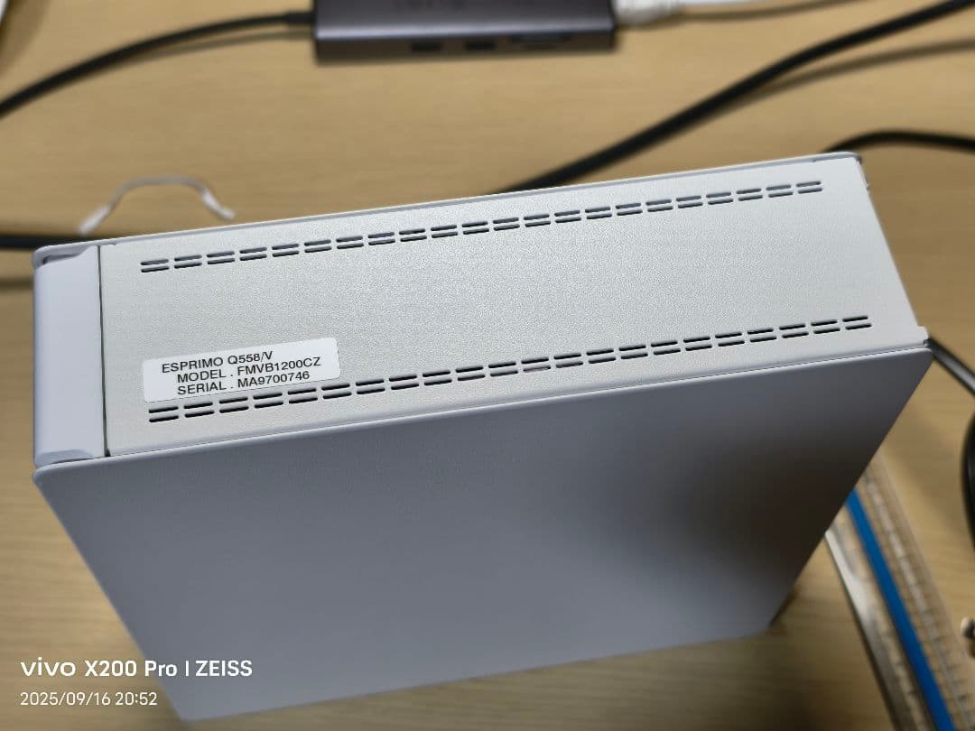 富士通 ESPRIMO Q558/V