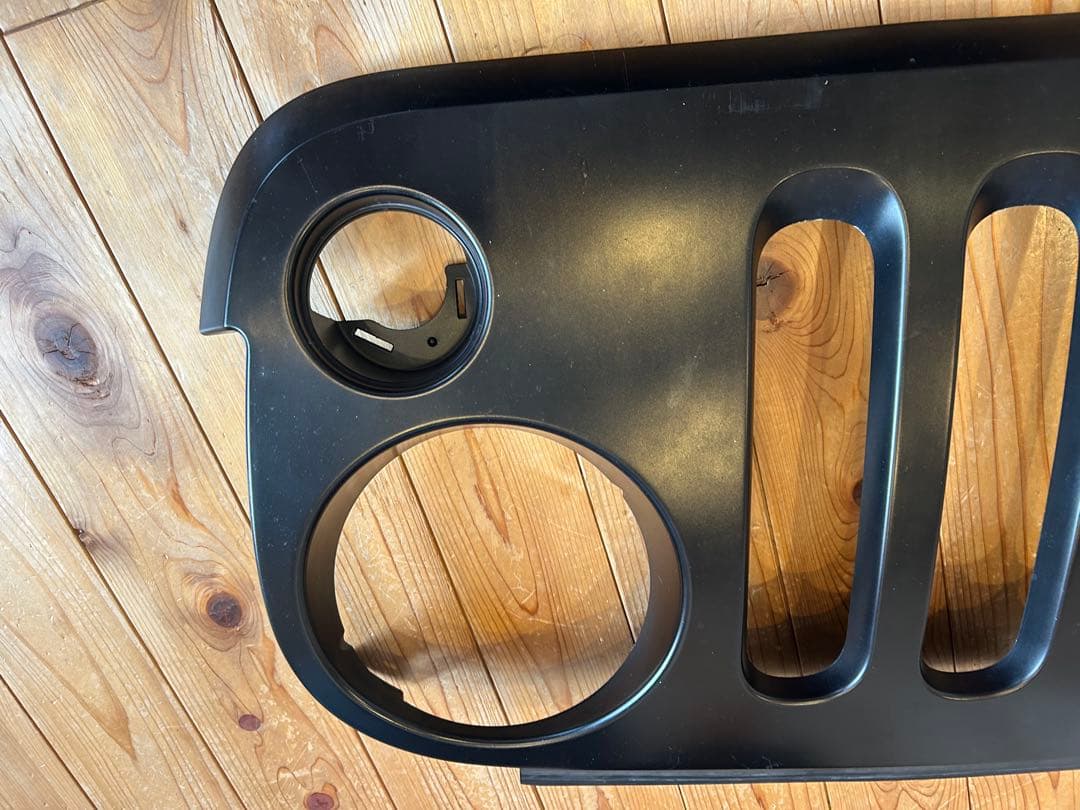 【送料込み】Jeep jk ラングラー フロントグリル 純正　マットブラック塗装