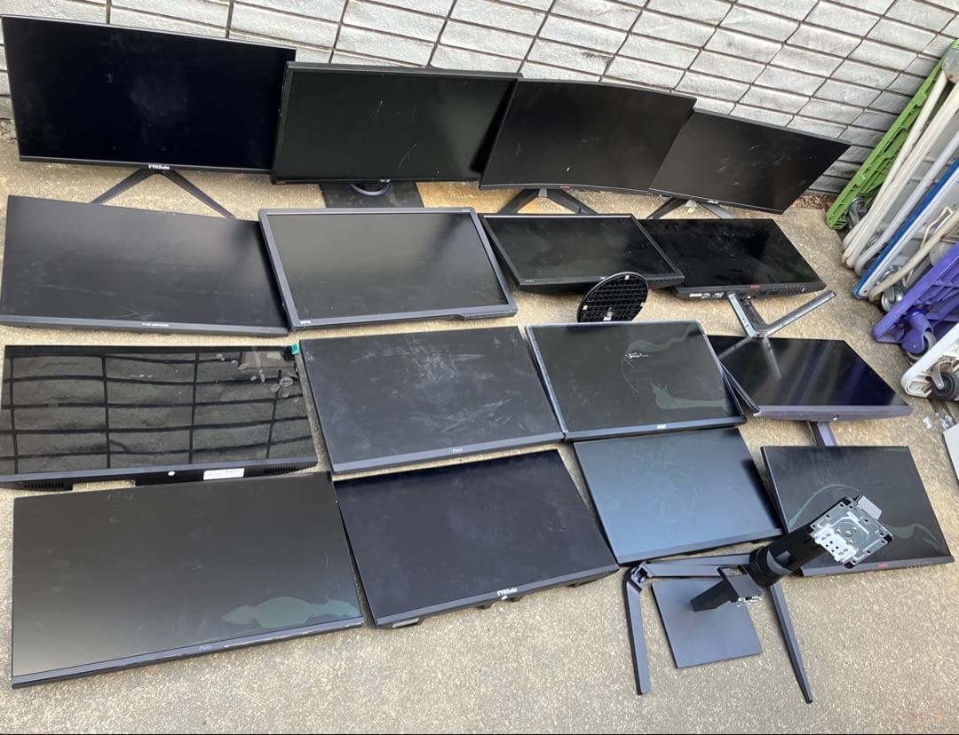 ディスプレイモニター　１６台　まとめ　ジャンク　部品取り　PC ゲーム