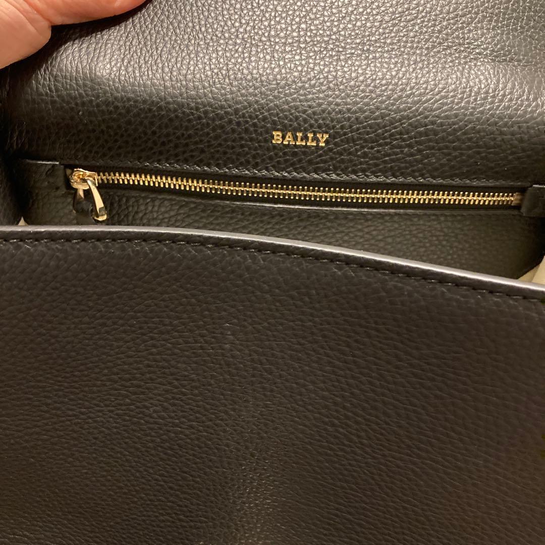 バリー　レザー 黒 ハンドバッグ フラップ式