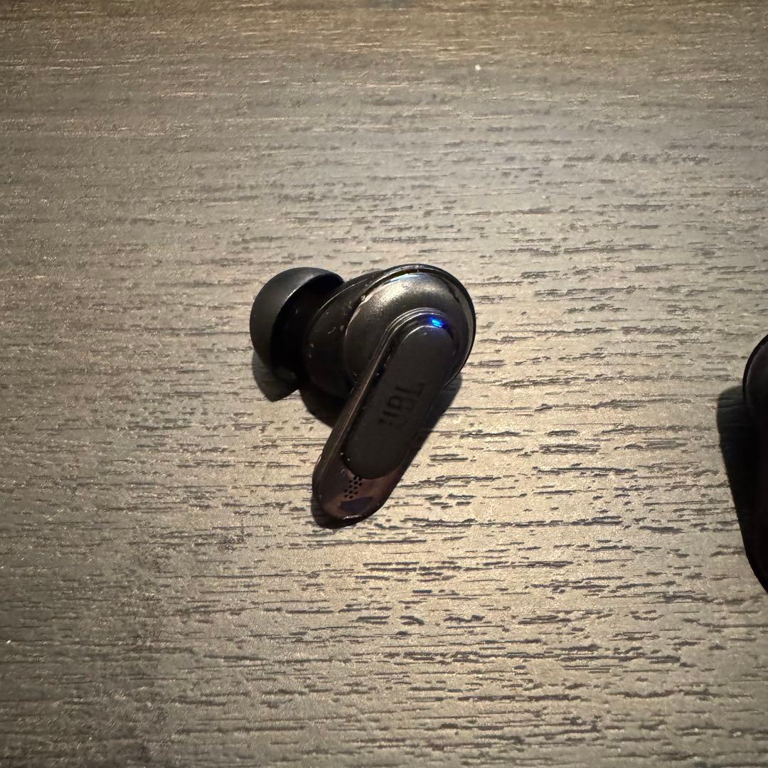 JBL TOUR PRO 2 ワイヤレスイヤホン 充電ケース付き ブラック