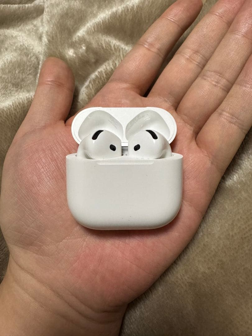 W*i様 Air Pods4 ほぼ新品・正規品・格安