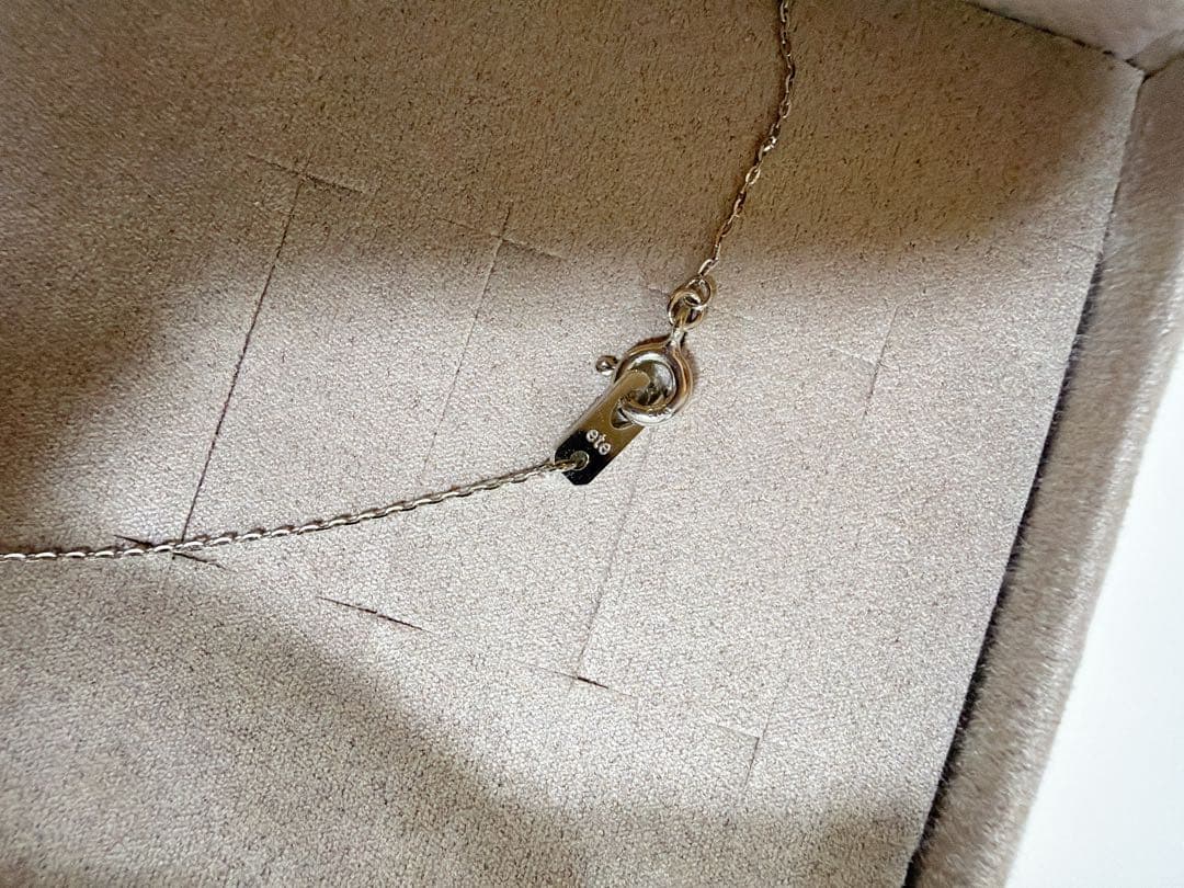 ete クレセントムーン ネックレス プラチナム