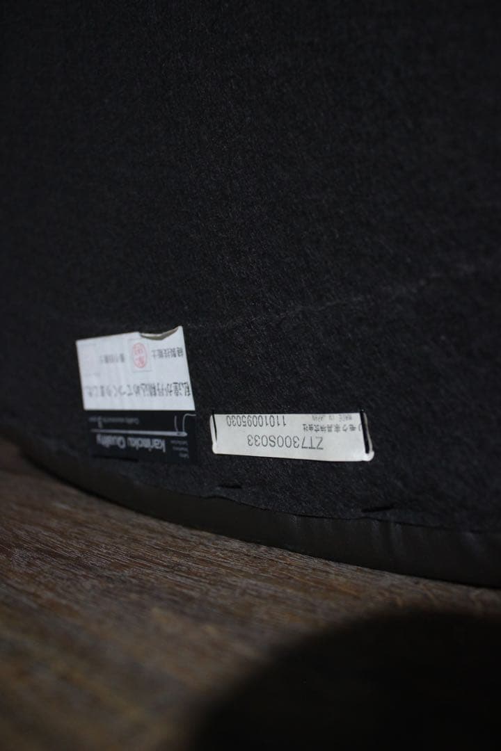 kurokuma　カリモクのある暮らし　ZT73 36万ソファ　　グレー