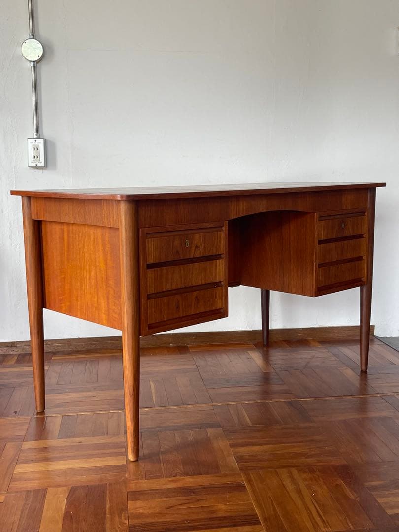 北欧 デンマーク ヴィンテージ チーク オイルフィニッシュ 両袖 デスク