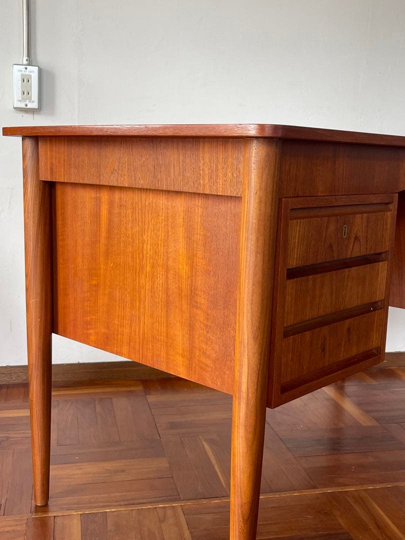 北欧 デンマーク ヴィンテージ チーク オイルフィニッシュ 両袖 デスク