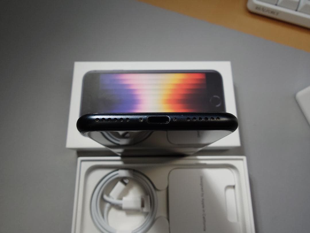 iPhone SE 第3世代　128GB ミッドナイト