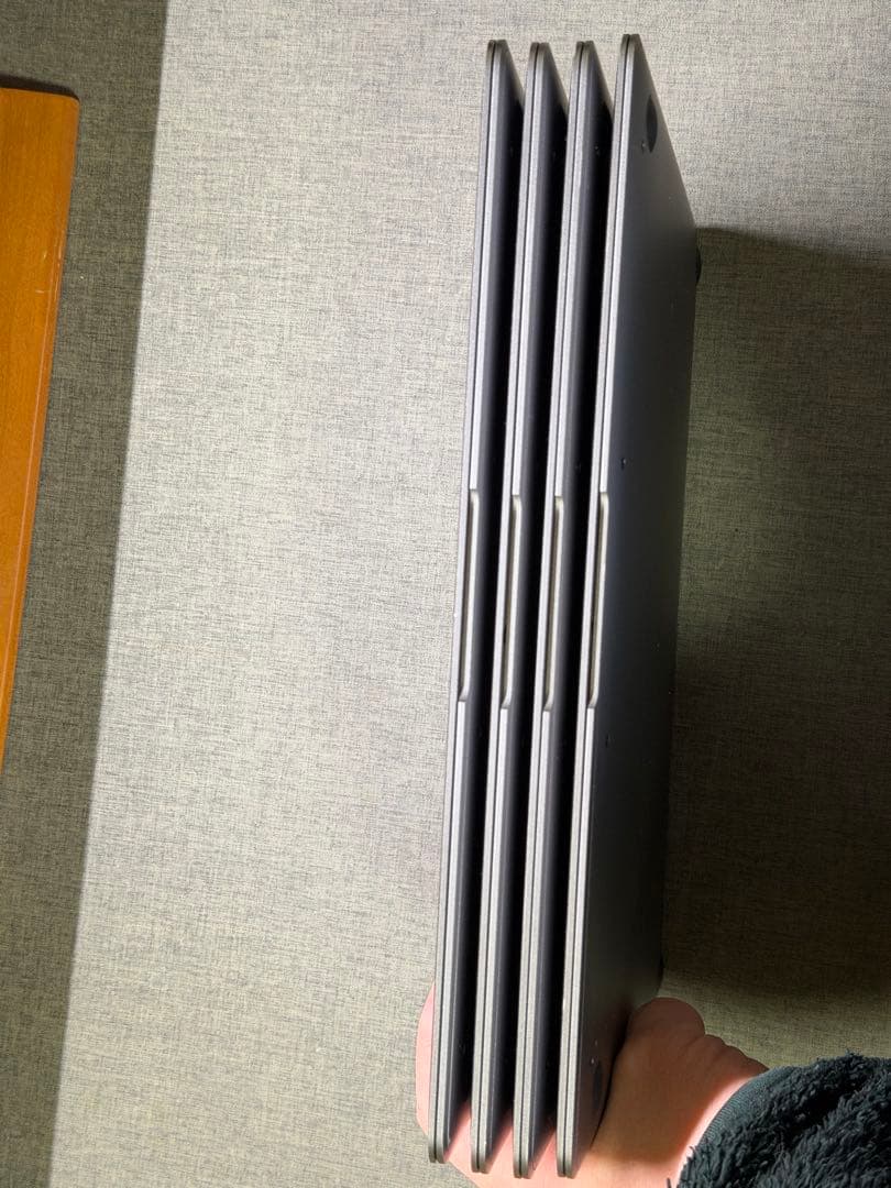 macbook 12インチ　m3-8-256 バッテリー不具合　ジャンク扱い