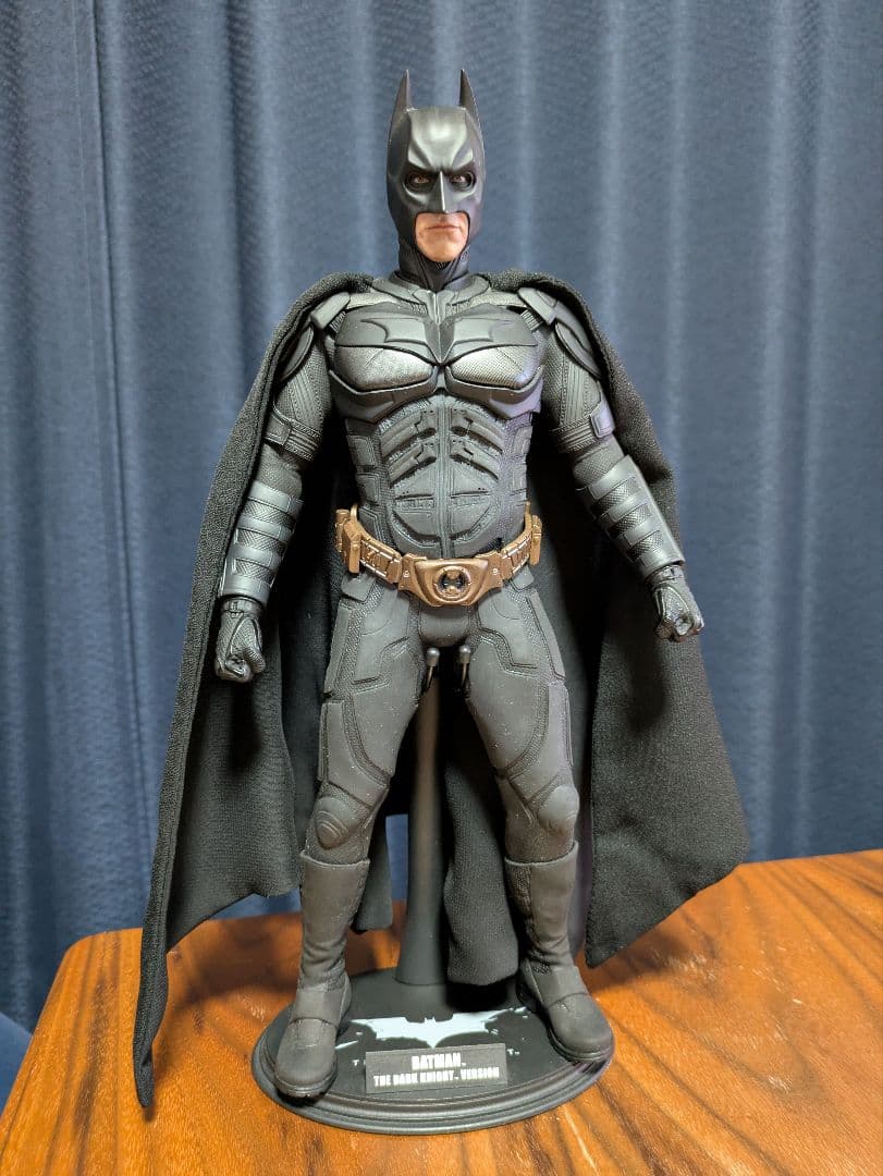 ダークナイト バットマン フィギュア　ホットトイズ
