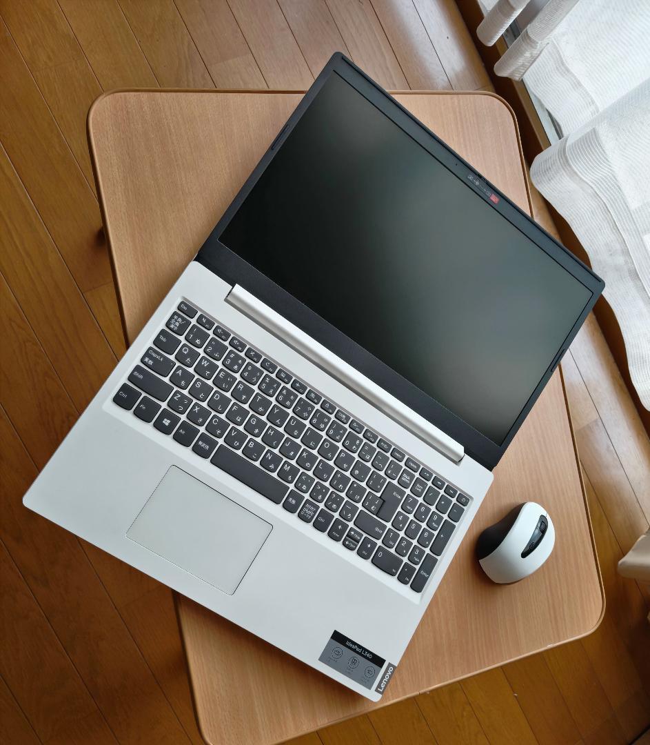 Lenovo Ideapadノートパソコン ホワイト