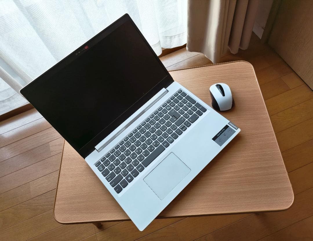 Lenovo Ideapadノートパソコン ホワイト