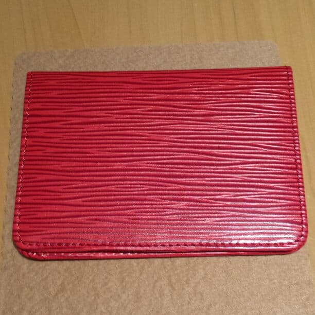 正規品　ルイヴィトンエピパスケース新品