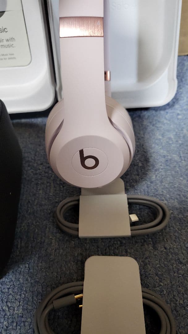 Beats　Solo4　ヘッドフォン　クラウドピンク