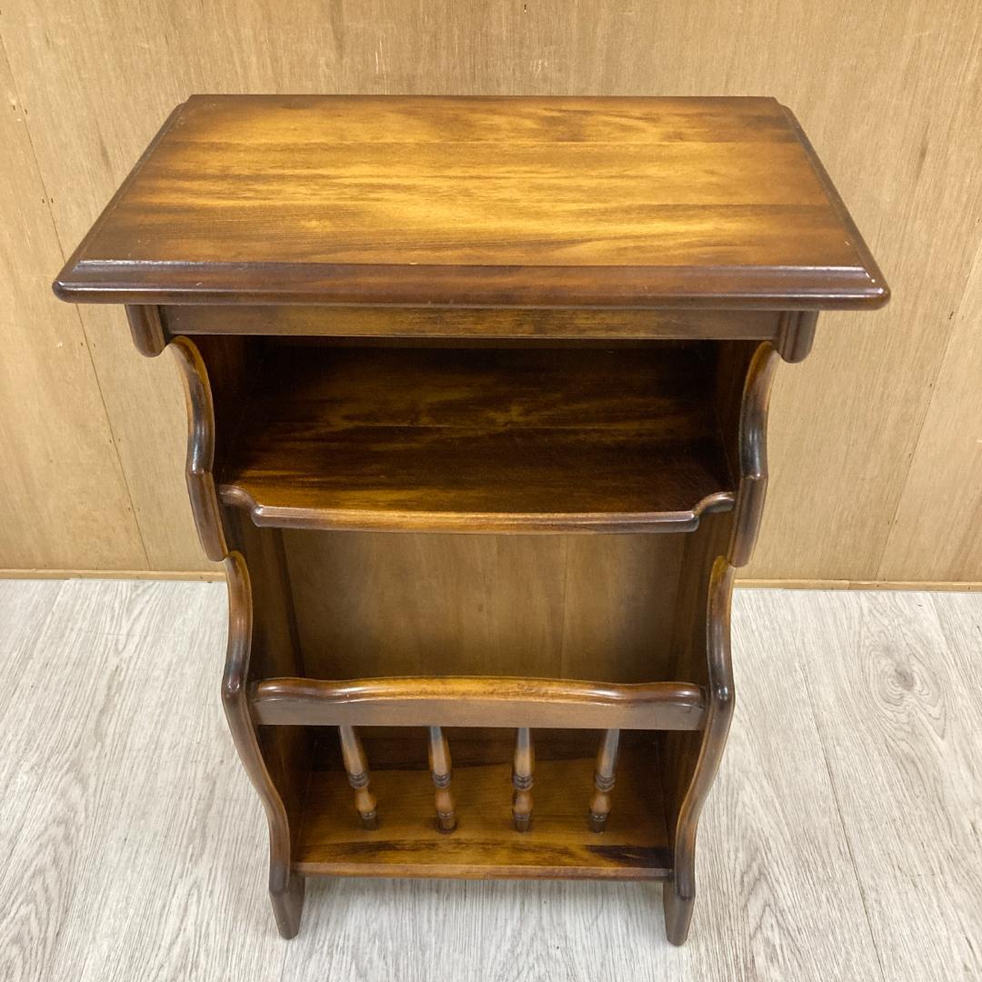 【カリモク】コロニアル　サイドテーブル　マガジンラック