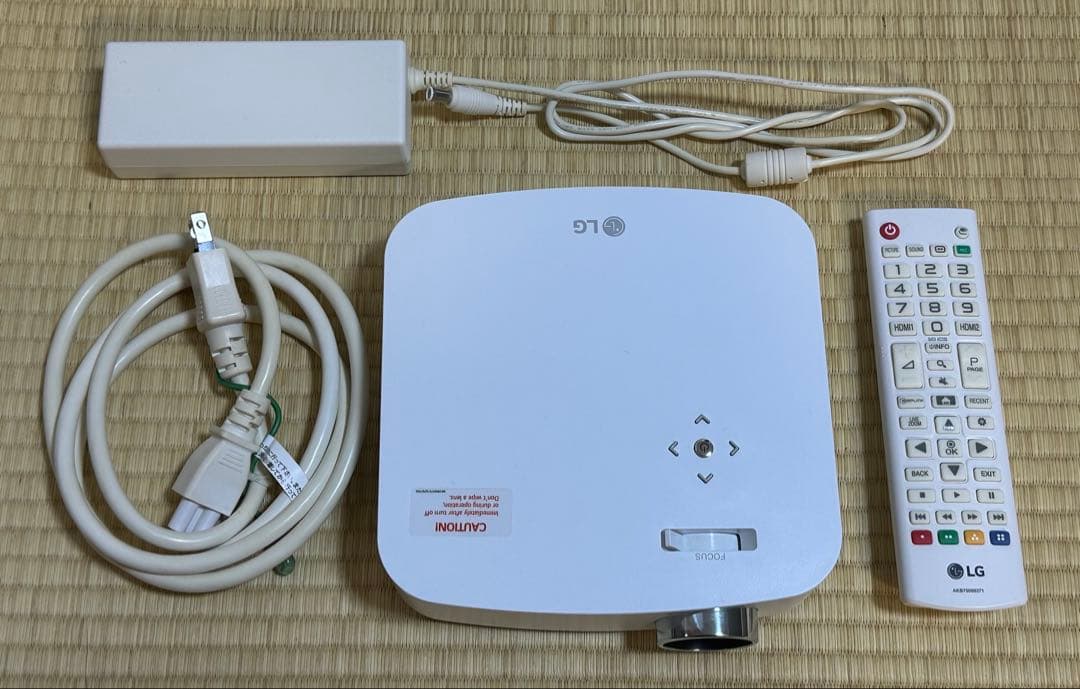 LG CineBeam シネビーム プロジェクター ホワイト