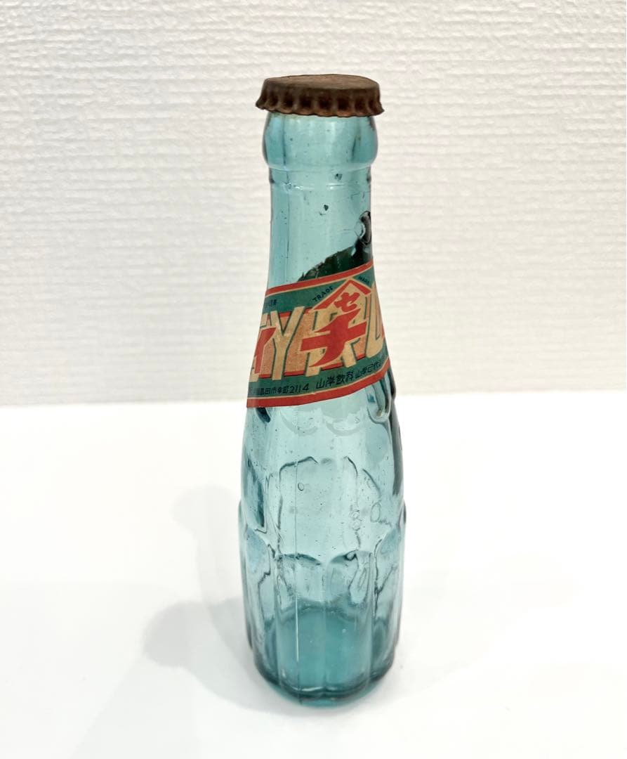 アンティーク　イチゴ水瓶　型吹きガラス　昭和初期　蓋・ラベル有り　希少