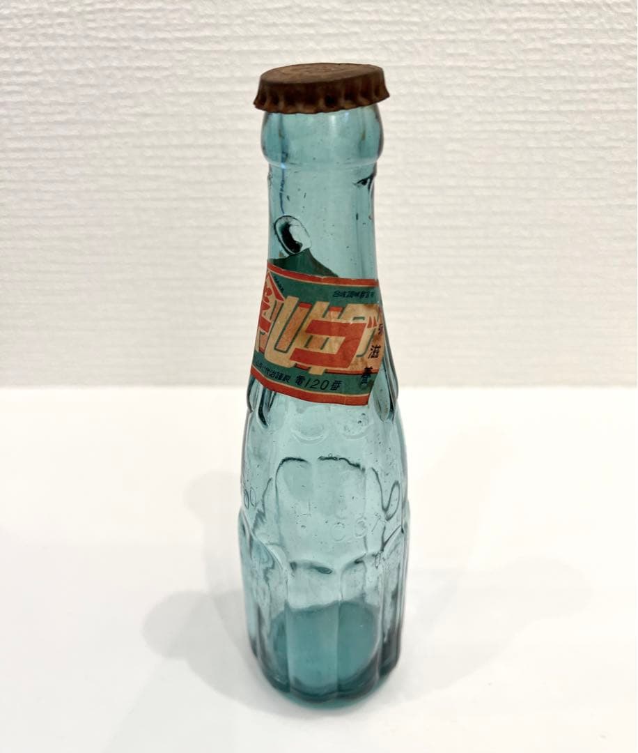 アンティーク　イチゴ水瓶　型吹きガラス　昭和初期　蓋・ラベル有り　希少