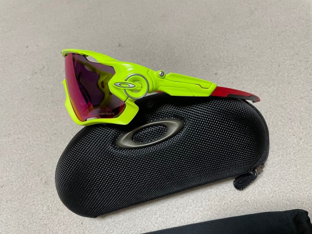 Oakley スポーツサングラス イエロー/レッド ジョウブレイカー