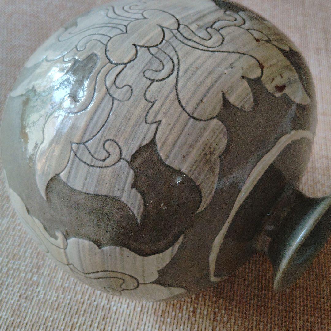 李朝　粉青沙器　扁壺　牡丹文様