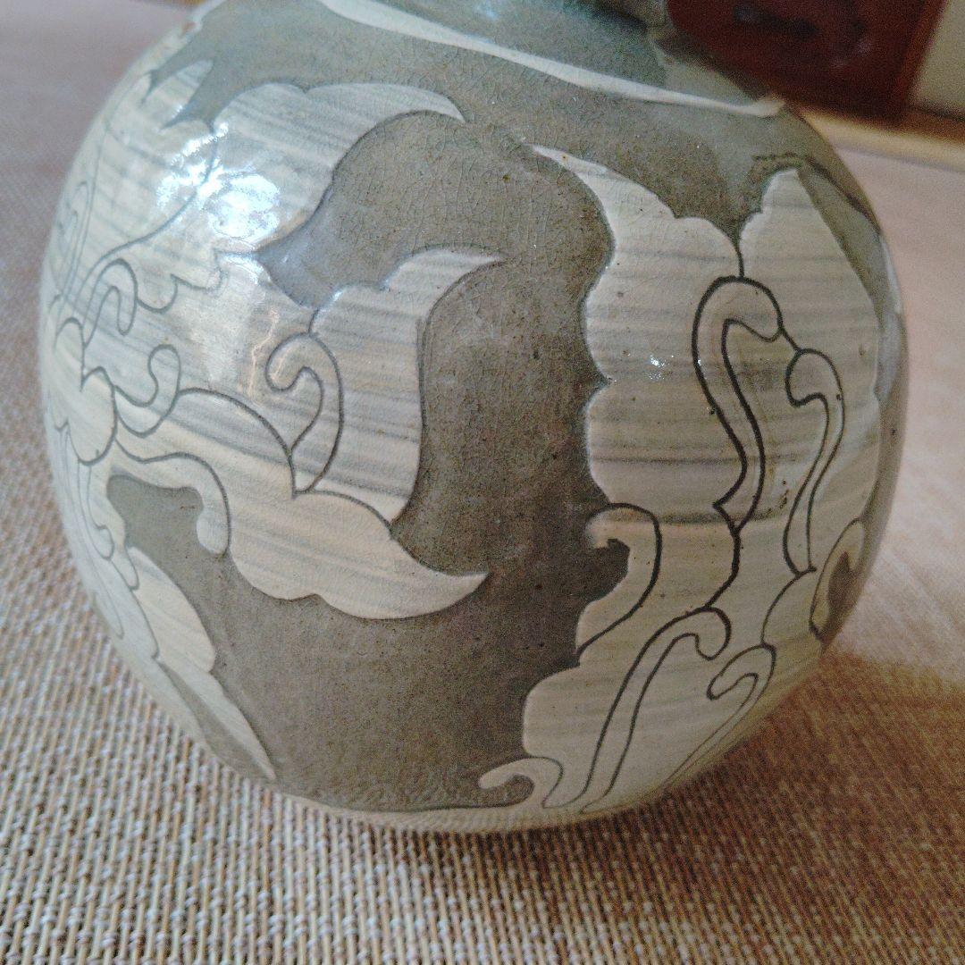 李朝　粉青沙器　扁壺　牡丹文様