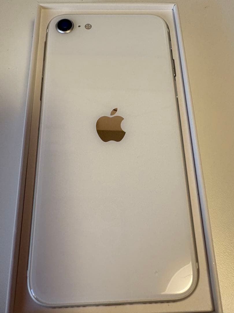 Apple iPhone SE (第2世代) ホワイト64GB SIMフリー