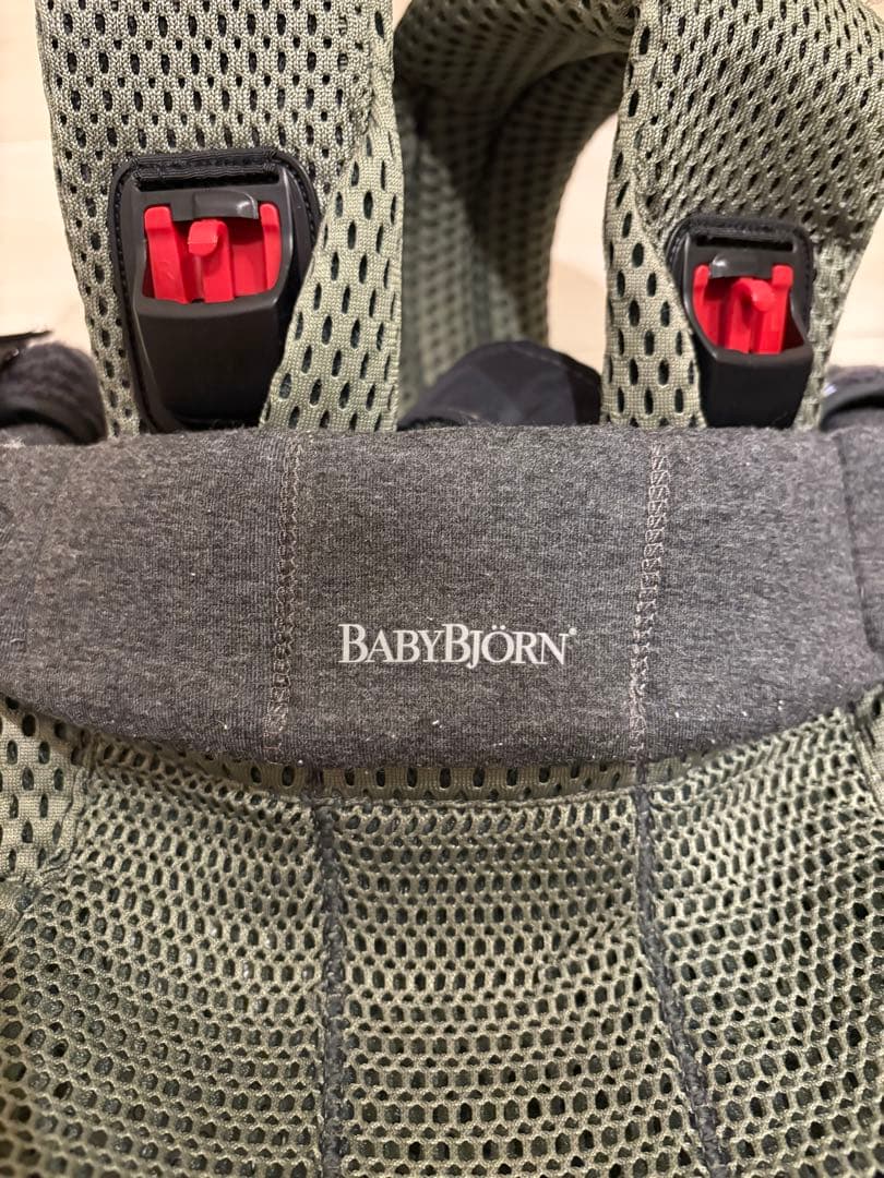 BabyBjörn Air 抱っこ紐 ダークグリーン