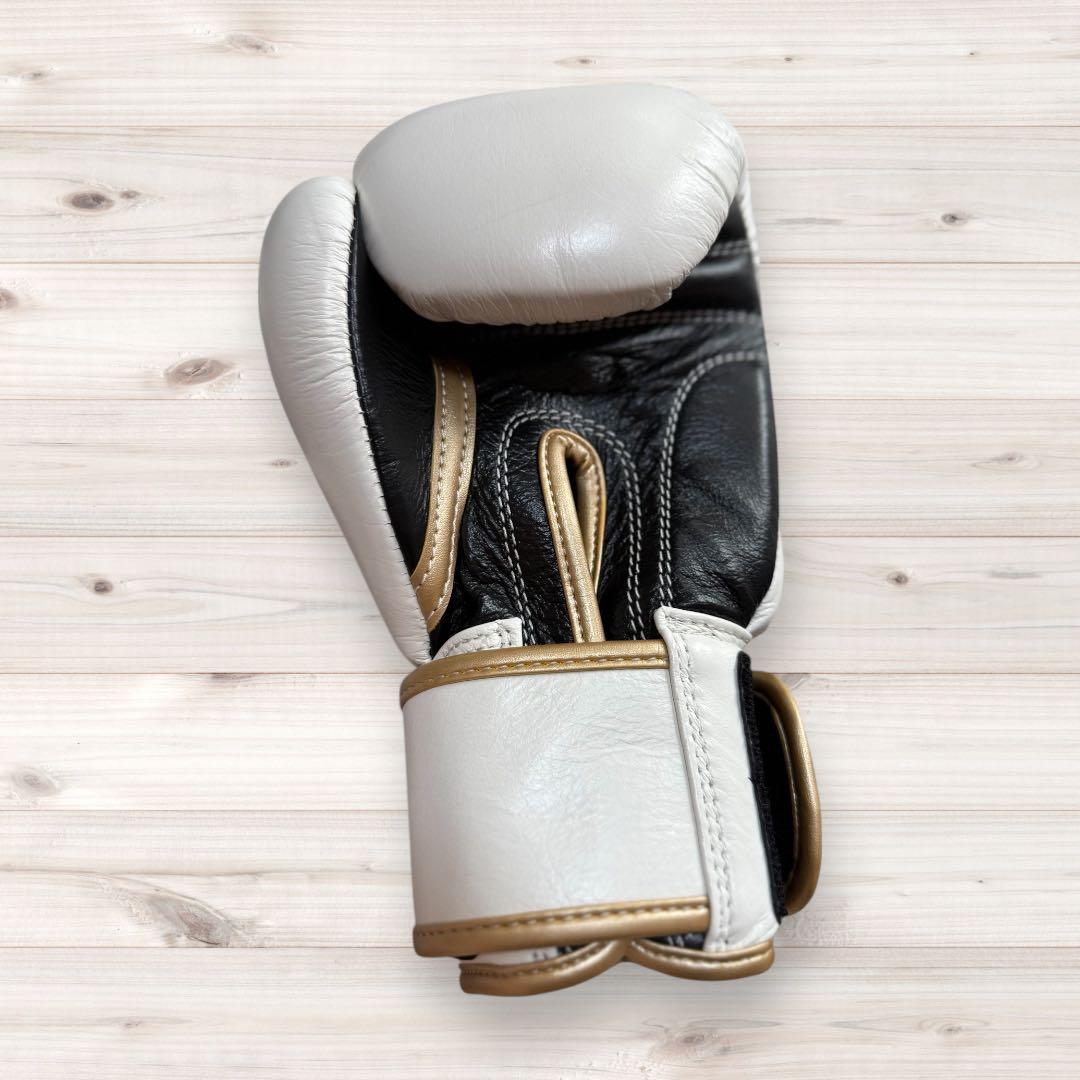 【中古】ISAMI BOXER ボクシンググローブ 白 10オンス