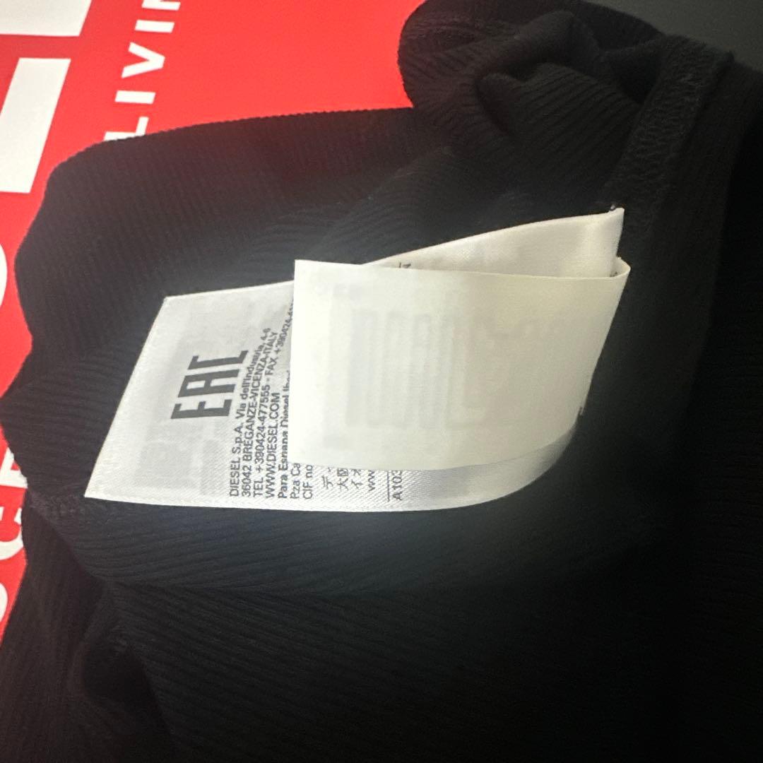 DIESEL タートルネック ブラック Tシャツ A10399