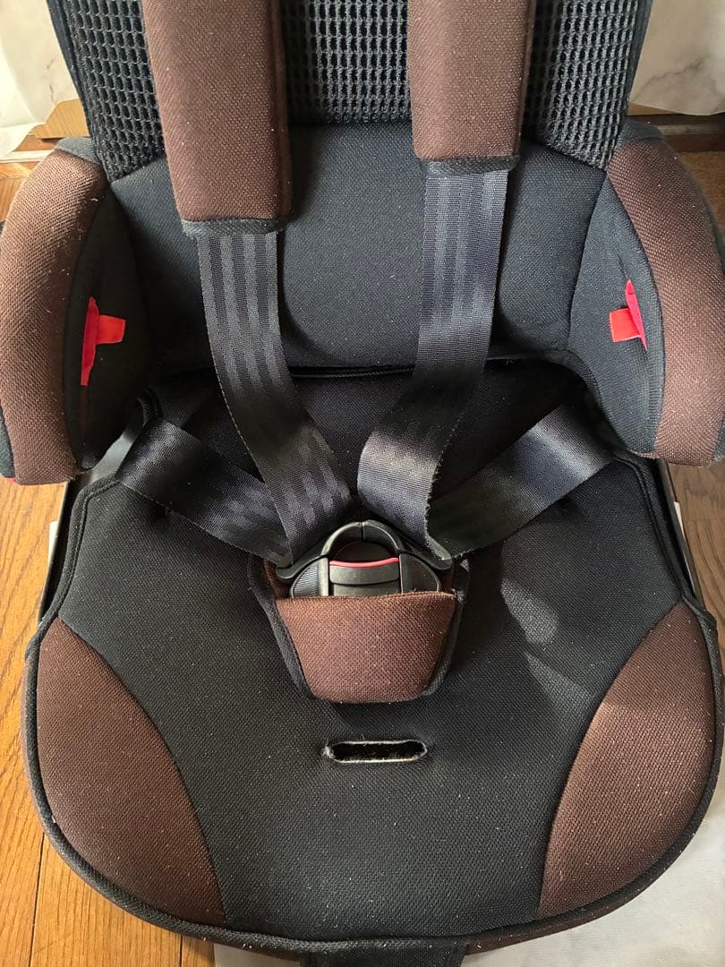 日本育児 トラベルベストEC Fix ジュニアシート ISOFIX ブラウン