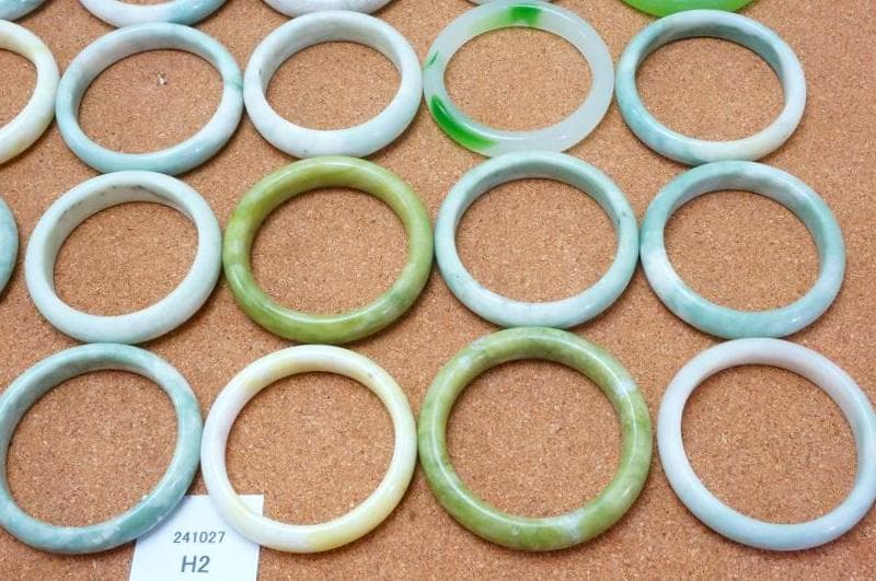 緑石 翡翠 等 バングル 30点 Nm25-241027H2