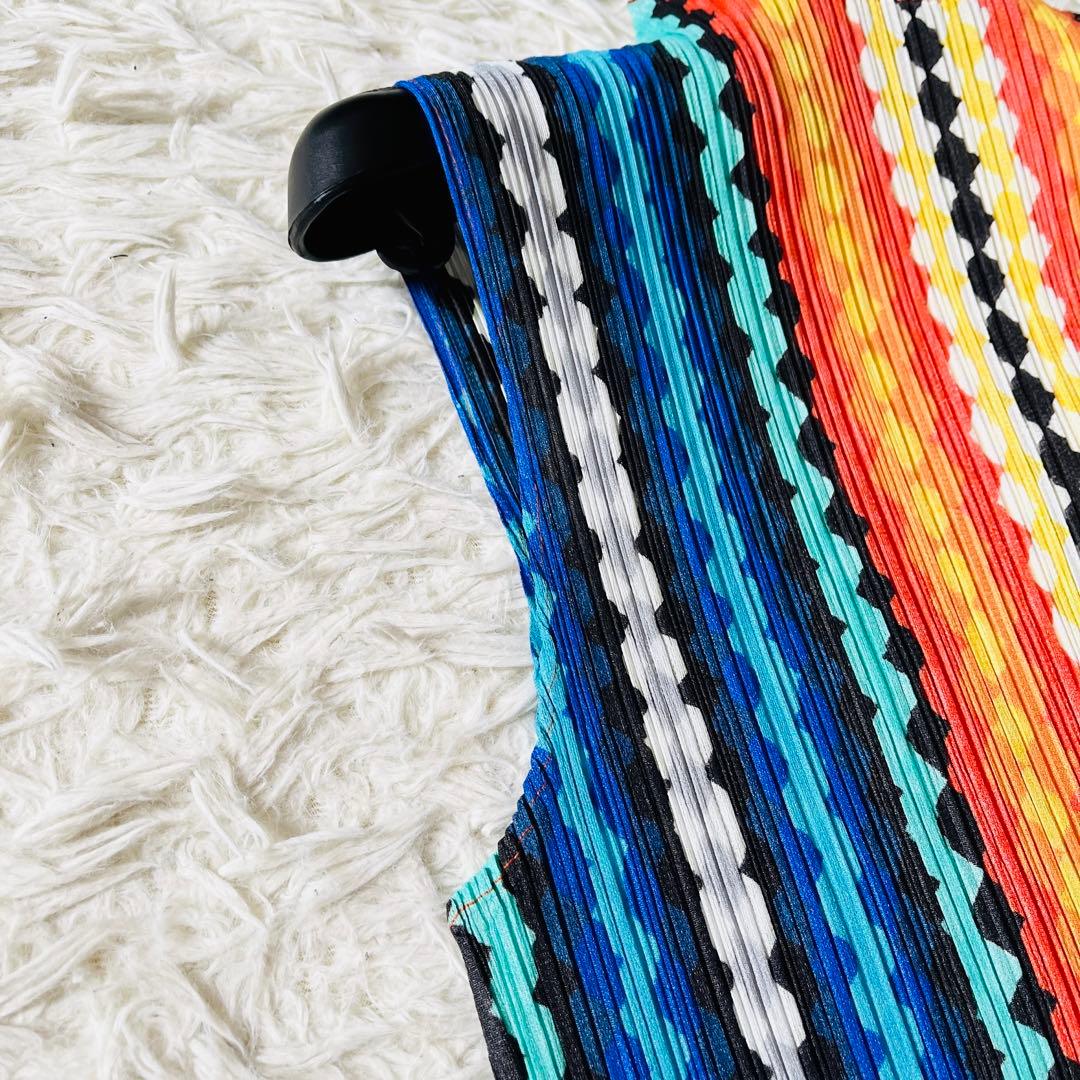 【美品✨】プリーツプリーズ　チュニック　ハイネック　フリンジ　ウェーブ柄　3