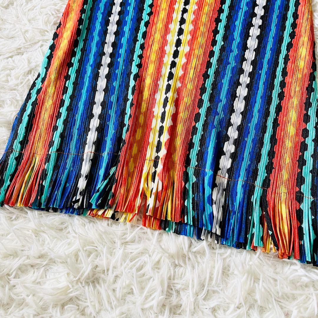 【美品✨】プリーツプリーズ　チュニック　ハイネック　フリンジ　ウェーブ柄　3