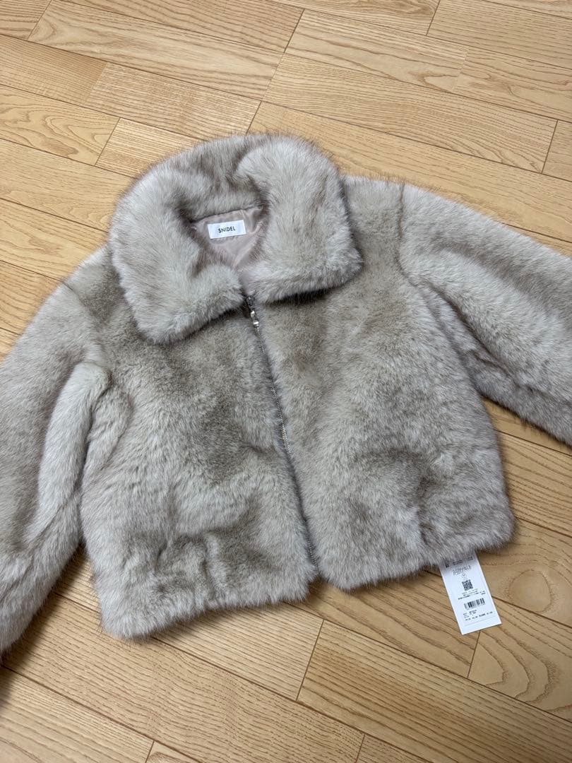 新品未使用タグ付き　snidel ファーショートコート