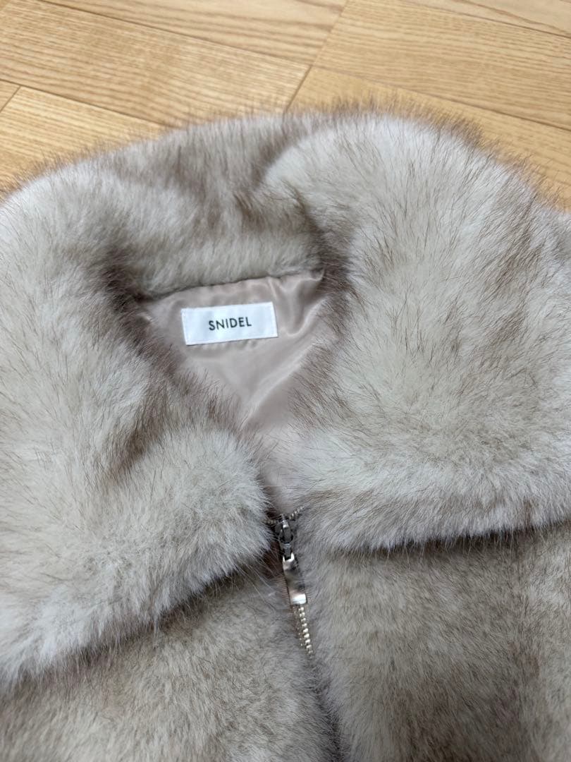 新品未使用タグ付き　snidel ファーショートコート